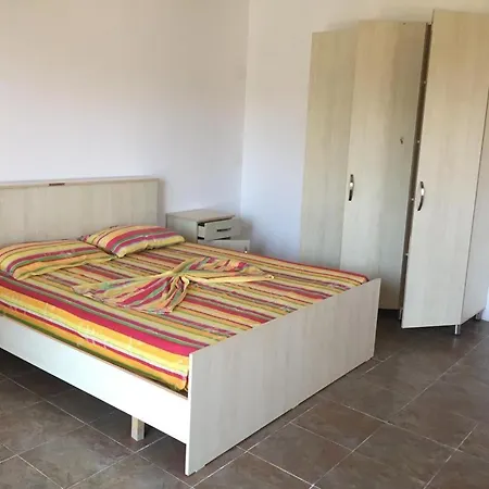 Rrezidenc * Velipojë